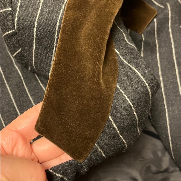 Bill Blass Black Pinstripe Double-Breasted Blazer, long, size 8 woman - Picture 10 of 11